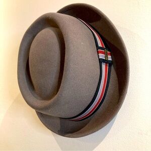 DELUX 58 cms  100% Wool Fedora Style Ribbon Decorated Hat